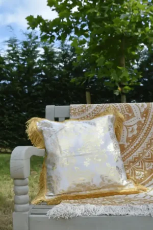 Actieprijs Luxury Bali kussen - White roses