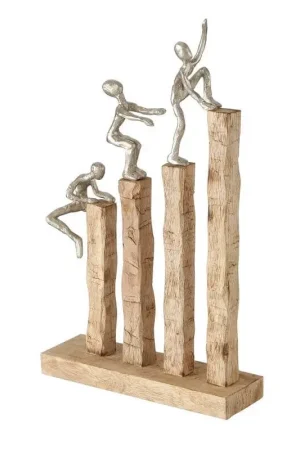 Weekendaanbieding Sculptuur klimmend naar de top