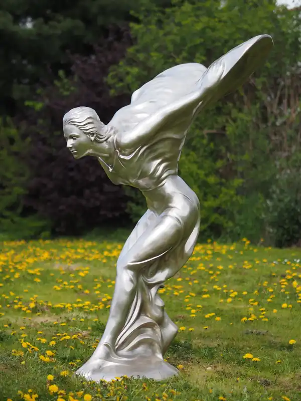 Merkproduct Bronzen beeld zilveren vleugelvrouw 175cm
