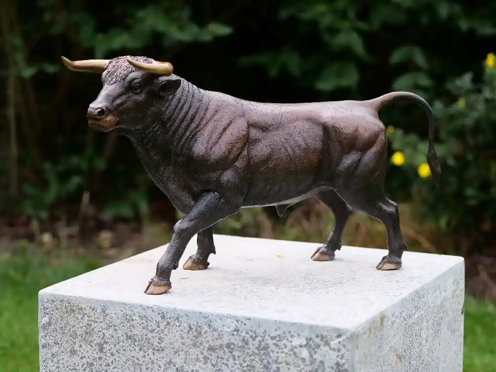 Korting Beeld stier 49cm brons