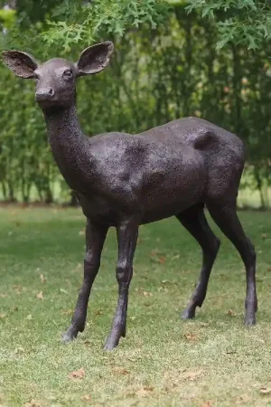 Bronzen ree Betrouwbaar