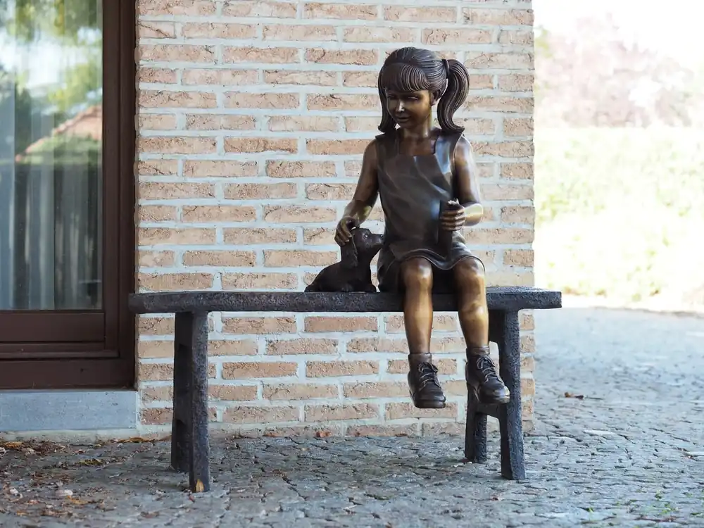 Speciale Aanbieding Bronzen beeld Meisje op bank