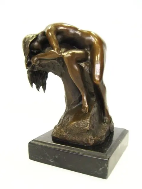 Koopje bronzen beeld Slapend Naakt