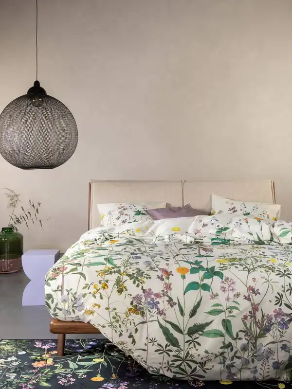 Essenza katoen-satijnen gebloemde 1-persoons dekbedovertrek 140x200 cm - vanille Exclusieve Aanbieding