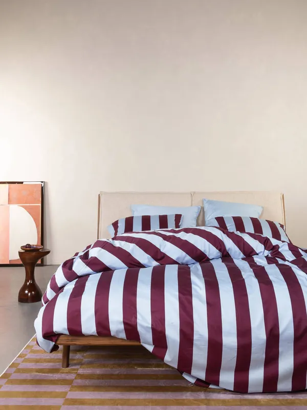 Bestseller Essenza katoen-satijnen gestreept 1-persoons dekbedovertrek 140x200 cm - mauve wine/ice blue