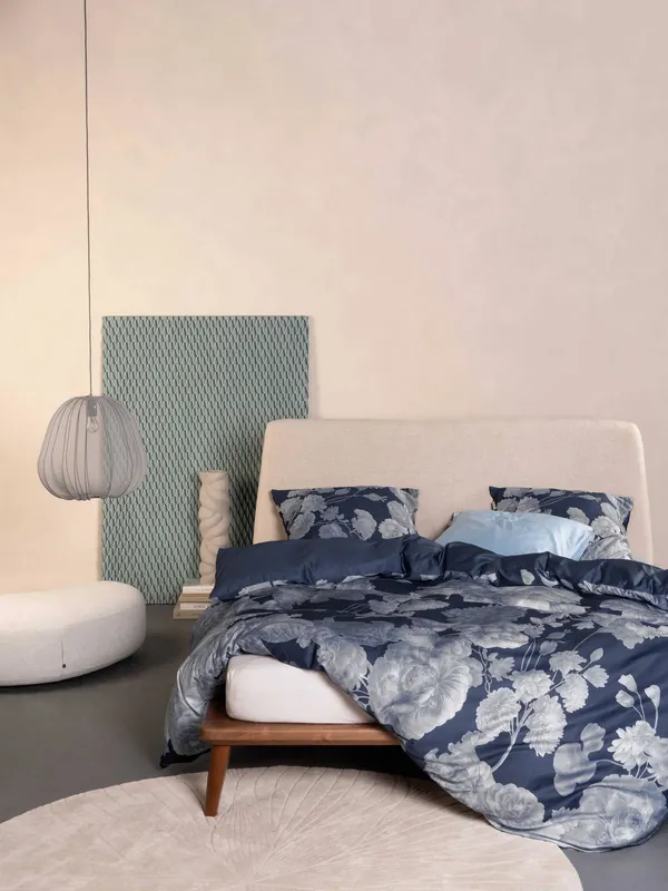 Shop Nu Essenza katoen-satijnen gebloemd 1-persoons dekbedovertrek 140x200 cm - nightshadow blauw