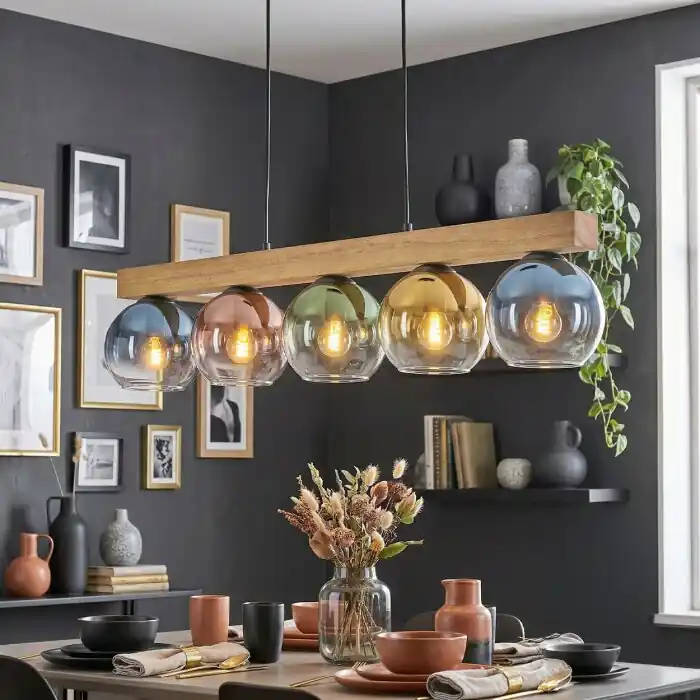 Flitsaanbieding Koyoto 5-lichts hanglamp met houten balk en gekleurde glazen bollen, 95 cm